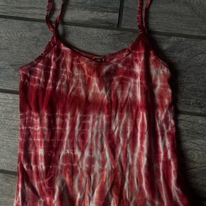 Pink & white tank 💓🤍